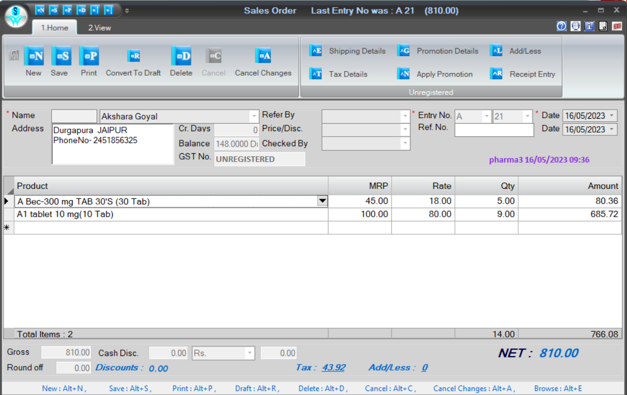 Detailed sales order form in RetailGraph showing customer information, product details, and financial summary.
